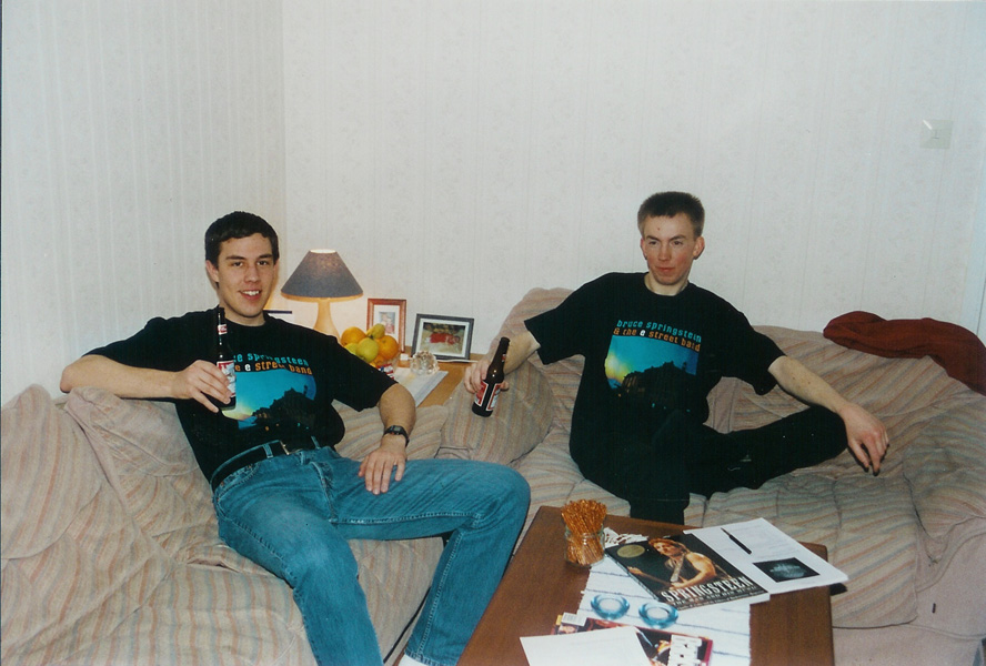 Mattias (BB1) and Peter (BB3) is drinking again.