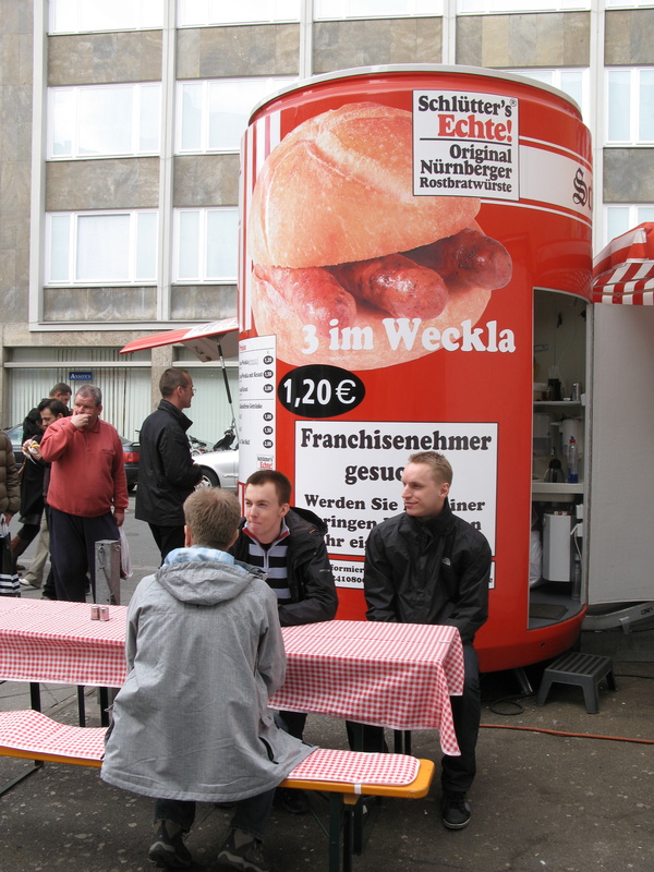 3 im Weckla. 3 boys in Nürnberg.